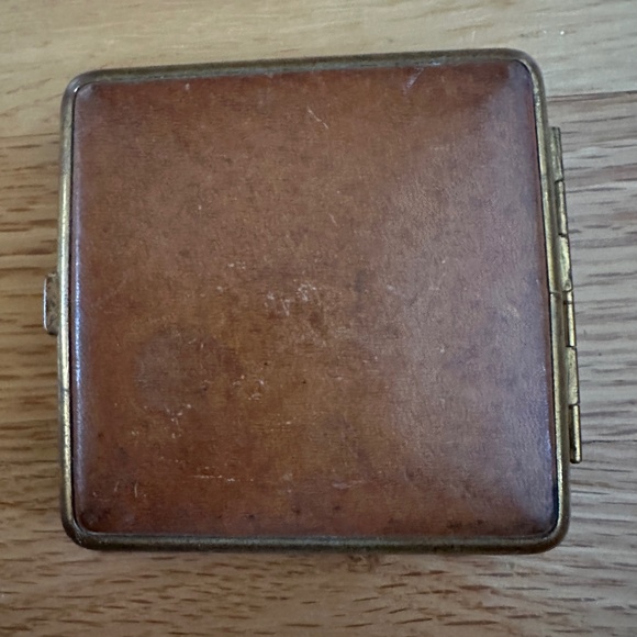 Vintage Square Leather Compact Powder Mirror Souvenir of Malta - Picture 2 of 11